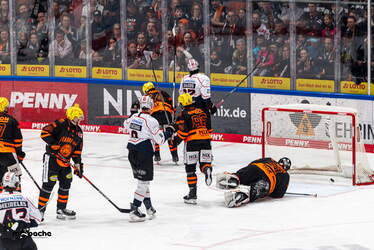 Löwen Frankfurt - Nürnberg Ice Tigers - 15.3.26 - 060