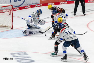 Vorbereitung - Löwen Frankfurt - ERC Ingolstadt - 12.9.26 - 073